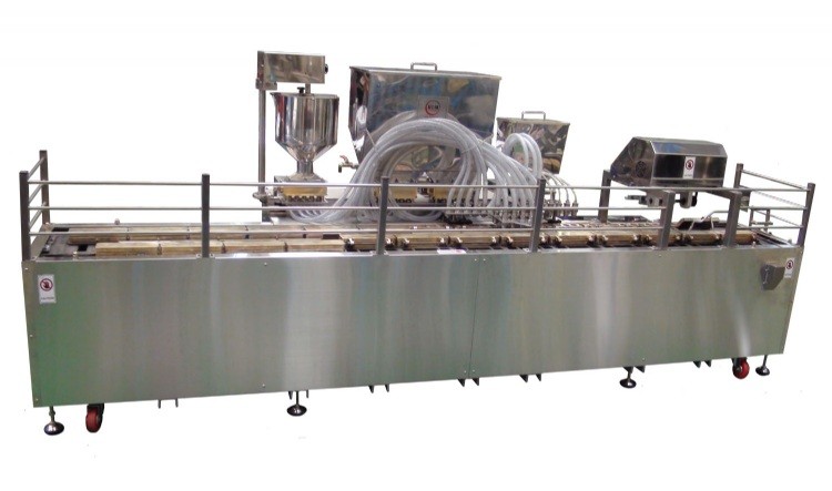 Pasta Makinesi, Yağ Püskürtme / Depo 2&amp;#39;li 1, Yarı otomatik pasta üretim hattı